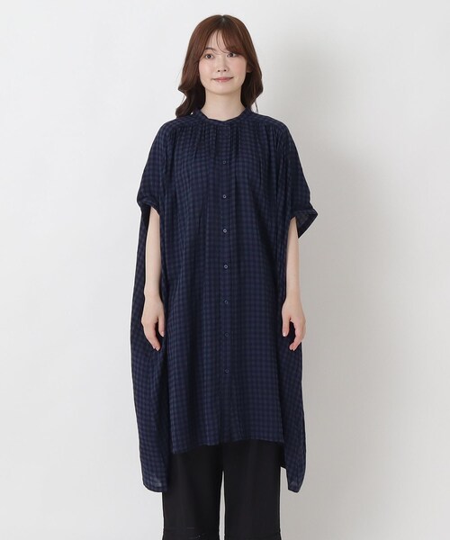 one'sterrace(ワンズテラス)の「【リンネル7月号掲載】ギンガムチェックギャザー5分袖ワイドワンピース(ワンピース・レディース・ネイビー系5/ブラック系8/ブルー系その他7・02)」の6枚目の写真