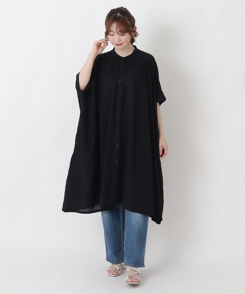 one'sterrace(ワンズテラス)の「【リンネル7月号掲載】ギンガムチェックギャザー5分袖ワイドワンピース(ワンピース・レディース・ネイビー系5/ブラック系8/ブルー系その他7・02)」の15枚目の写真