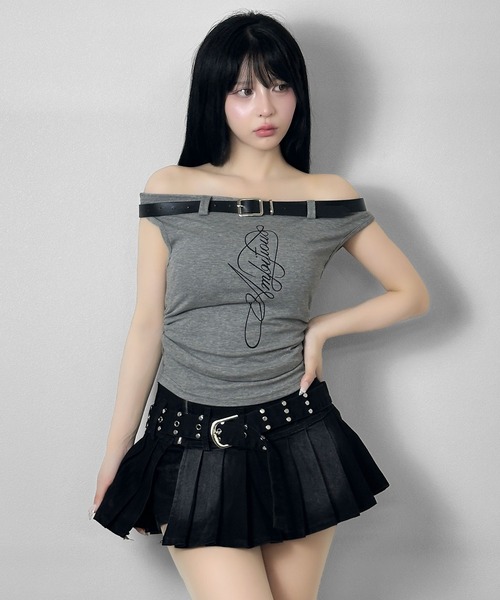 FOLLOWIN（フォロウィン）の「ベルトポイントロゴオフショルトップス（Tシャツ/カットソー・レディース・ブラック/グレー・FREE）」の8枚目の写真