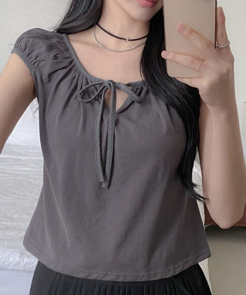 VIVID LADY(ビビッドレディー)の「ドットリボン パフスリーブ半袖トップス(Tシャツ/カットソー・レディース・チャコールグレー/ホワイト/ブラック・FREE)」の3枚目の写真