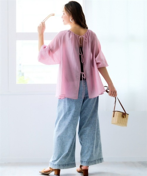SMILE LAND(スマイルランド)の「<大きいサイズ>リボンデザインゆるシルエットシアーブラウス(シャツ/ブラウス・レディース・ブラック/モーブ系・L/5L/4L/LL/3L)」の7枚目の写真