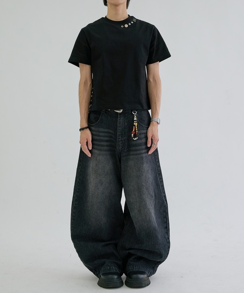 EPNK(イーピーエヌケー)の「Embellished button side slit tee / エンベリッシュトボタンサイドスリットT(Tシャツ/カットソー・メンズ・チャコールグレー/ブラック/杢グレー・MEDIUM/LARGE/SMALL)」の13枚目の写真
