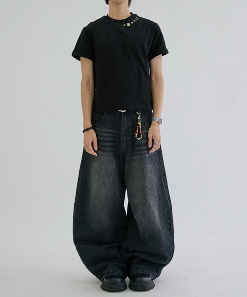 EPNK(イーピーエヌケー)の「Embellished button side slit tee / エンベリッシュトボタンサイドスリットT(Tシャツ/カットソー・メンズ・チャコールグレー/ブラック/杢グレー・MEDIUM/LARGE/SMALL)」の14枚目の写真