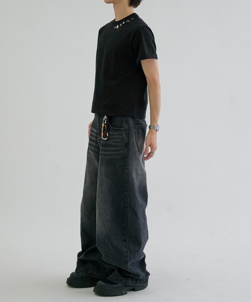EPNK(イーピーエヌケー)の「Embellished button side slit tee / エンベリッシュトボタンサイドスリットT(Tシャツ/カットソー・メンズ・チャコールグレー/ブラック/杢グレー・MEDIUM/LARGE/SMALL)」の16枚目の写真