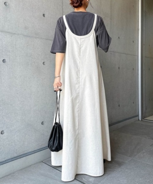 tolene(トレネ)の「【大人のリラックスモード】Dカンベルト Aラインキャミソールロングワンピース(ワンピース・レディース・ホワイト/ブラック/ブルー/ブラウン・FREE)」の6枚目の写真