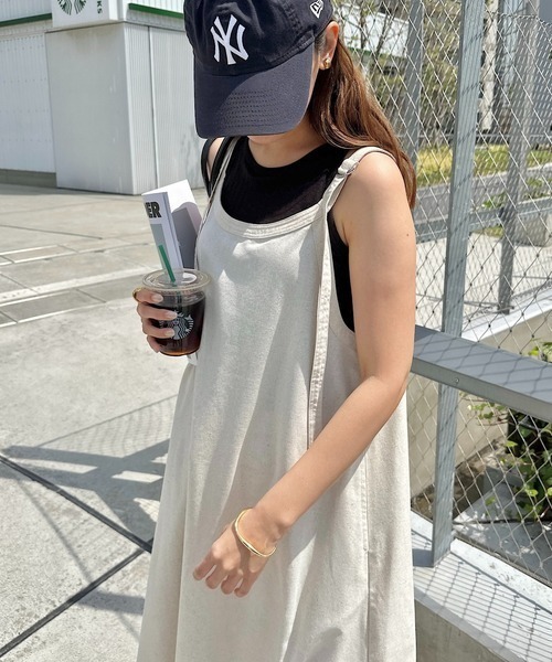 tolene(トレネ)の「【大人のリラックスモード】Dカンベルト Aラインキャミソールロングワンピース(ワンピース・レディース・ホワイト/ブラック/ブルー/ブラウン・FREE)」の11枚目の写真