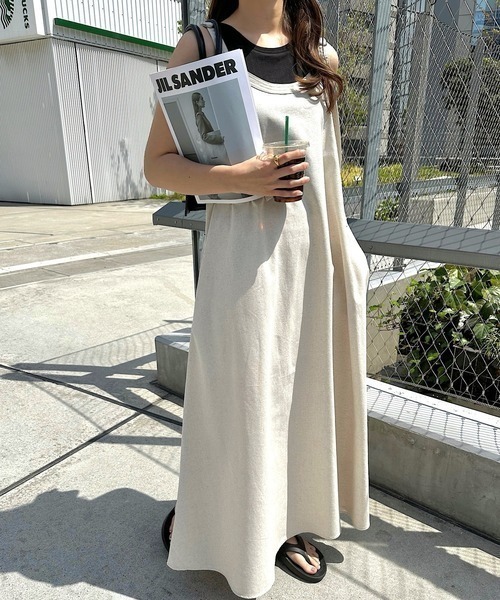 tolene(トレネ)の「【大人のリラックスモード】Dカンベルト Aラインキャミソールロングワンピース(ワンピース・レディース・ホワイト/ブラック/ブルー/ブラウン・FREE)」の13枚目の写真