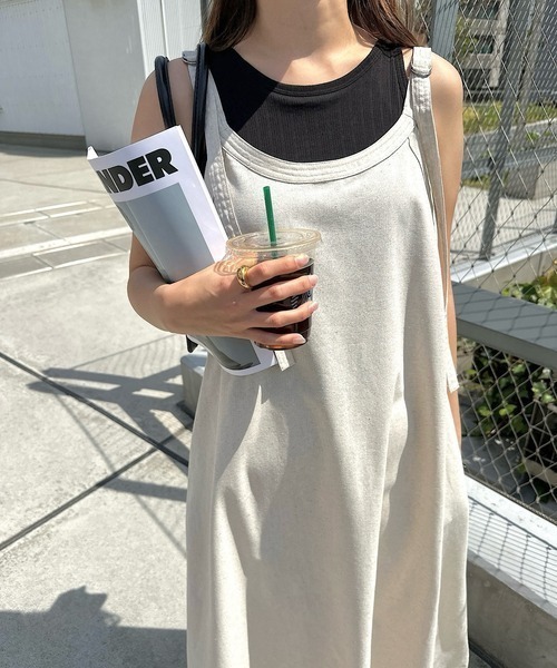 tolene(トレネ)の「【大人のリラックスモード】Dカンベルト Aラインキャミソールロングワンピース(ワンピース・レディース・ホワイト/ブラック/ブルー/ブラウン・FREE)」の8枚目の写真