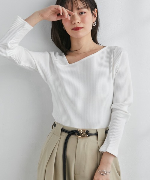 RANAN（ラナン）の「全骨格細見え！アシメネックリブトップス（Tシャツ/カットソー・レディース・チャコール/ホワイト/ブラック/ブラウン・M/LL/L）」の6枚目の写真