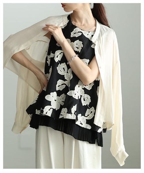 Sawa a la mode（サワアラモード）の「花刺繍フェイクレイヤードトップス（シャツ/ブラウス・レディース・ブラック・FREE）」の14枚目の写真