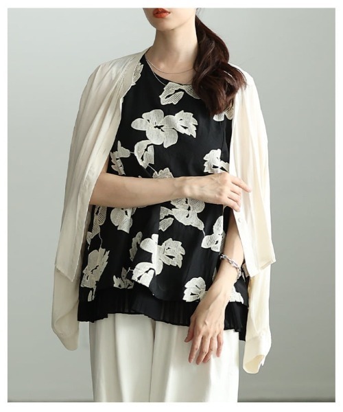 Sawa a la mode（サワアラモード）の「花刺繍フェイクレイヤードトップス（シャツ/ブラウス・レディース・ブラック・FREE）」の15枚目の写真