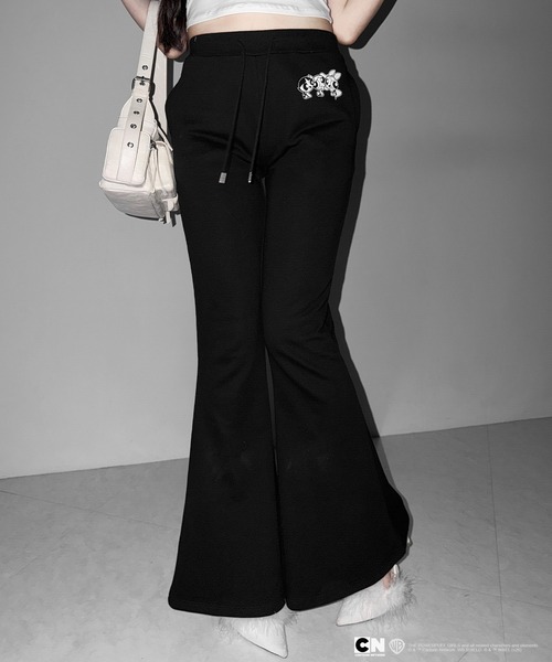 me+em select(ミームセレクト)の「【THE POWERPUFF GIRLS】パワーパフガールズバックレタリングロゴスウェットフレアパンツ / back lettering logo sweat flare pants【 セットアップ着用可能 】(スウェットパンツ・レディース・グレー/ブラック・FREE)」の19枚目の写真