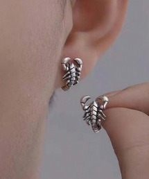 VIBGYOR（ヴィブジョー）の「【IZU】 ヴィンテージスコーピオンスタッドピアス（ピアス（両耳用））」