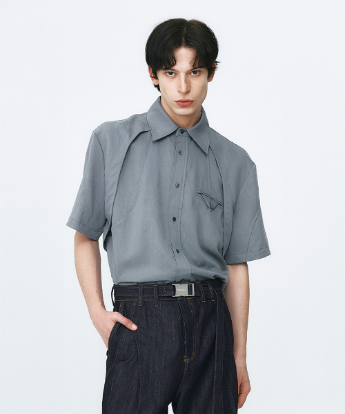 SYNQIA(シンキア)の「カーブドパネルハーフスリーブシャツクラウドグレー(シャツ/ブラウス・メンズ・その他・LARGE/SMALL/MEDIUM)」の2枚目の写真