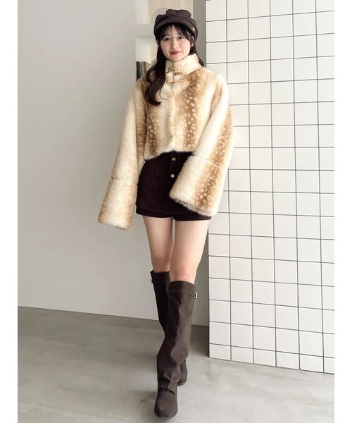 dazzlin（ダズリン）の「ショートビットフェイクファーコート（その他アウター・レディース・その他1/オフホワイト/ベージュ・FREE）」の13枚目の写真
