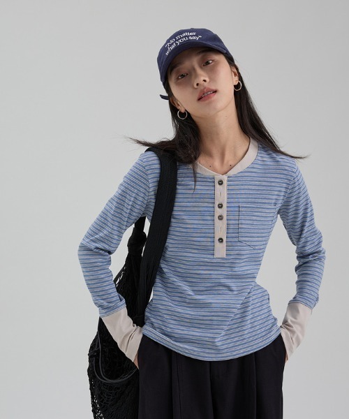 Sibra（シブラ）の「配色ヘンリーネック ボーダーリブ長袖トップス（Tシャツ/カットソー・レディース・ブルー/アイボリー・M）」の5枚目の写真