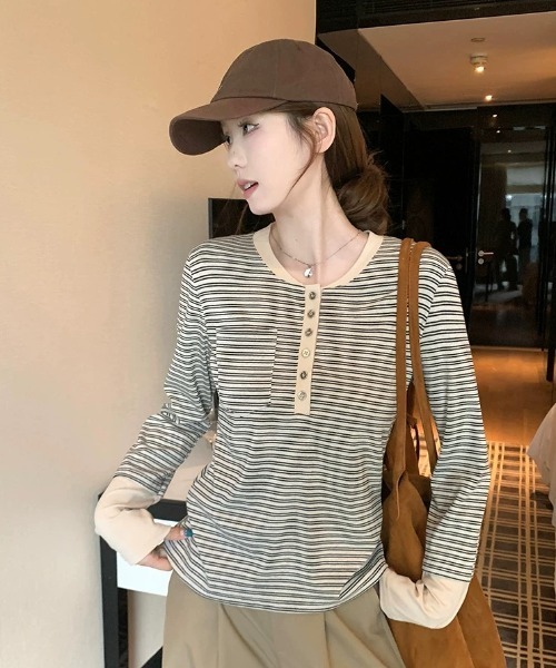 Sibra（シブラ）の「配色ヘンリーネック ボーダーリブ長袖トップス（Tシャツ/カットソー・レディース・ブルー/アイボリー・M）」の21枚目の写真