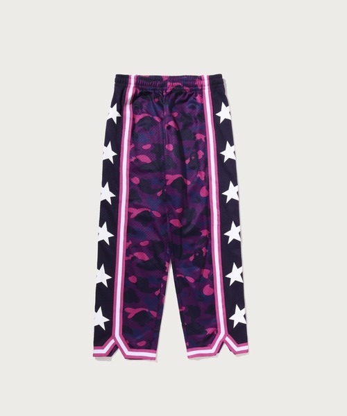 A BATHING APE(アベイシングエイプ)の「COLOR CAMO MESH HIGH SPLIT SNAP BUTTON RELAXED FIT PANTS(その他パンツ・メンズ・パープル/ネイビー/ブラウン・MEDIUM/X-LARGE/SMALL/LARGE)」の1枚目の写真