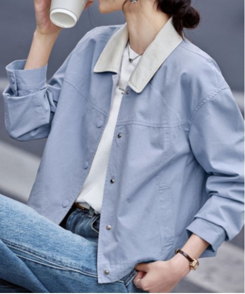 &soiree(アンドソワレ)の「配色デザインショートジャケット(ブルゾン・レディース・ブルー・SMALL/MEDIUM/LARGE/X-LARGE)」の2枚目の写真