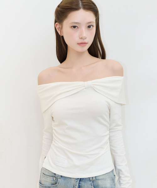 ILLIGO(イリゴ)の「ボウオフショルダー ロングスリーブ ホワイト(Tシャツ/カットソー・レディース・その他・OS)」の1枚目の写真