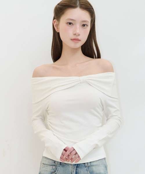 ILLIGO(イリゴ)の「ボウオフショルダー ロングスリーブ ホワイト(Tシャツ/カットソー・レディース・その他・OS)」の3枚目の写真