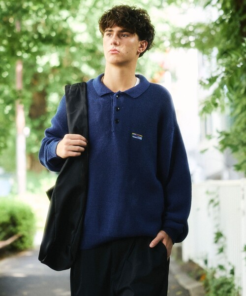 FREAK'S STORE(フリークスストア)の「限定展開 リラックスフィット ワンポイントロゴ POLO ニット(ニット/セーター・メンズ・チャコールグレー/ブラウン/ネイビー/ブラック・SMALL/MEDIUM/LARGE)」の1枚目の写真