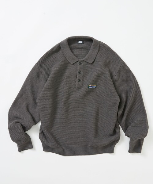 FREAK'S STORE(フリークスストア)の「限定展開 リラックスフィット ワンポイントロゴ POLO ニット(ニット/セーター・メンズ・チャコールグレー/ブラウン/ネイビー/ブラック・SMALL/MEDIUM/LARGE)」の3枚目の写真