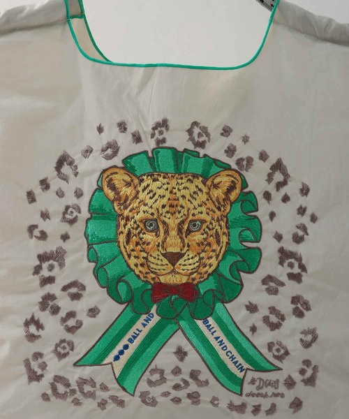 Three Four Time(スリーフォータイム)の「<一部店舗・WEB限定>【Ball&Chain】D.LEOPARD <L>(トートバッグ・レディース・ライトグレー/キャメル・FREE)」の4枚目の写真