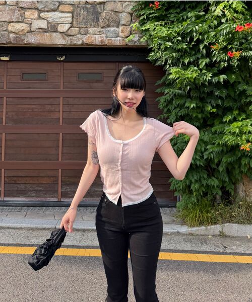 APPAREL ARCHIVE（アパレルアーカイブ）の「Canny punching lace mini cardigan - Pink（ニット/セーター・レディース・その他・FREE）」の2枚目の写真