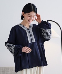 サニークラウズ ボタニカル刺しゅうトップス〈レディース〉
