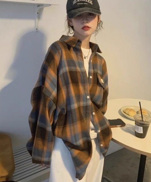Teem Store(チームストア)の「ヴィンテージライクチェック柄オーバーサイズシャツ/ビッグシルエット長袖シャツ(シャツ/ブラウス・レディース・ネイビー/オレンジ・M)」の15枚目の写真