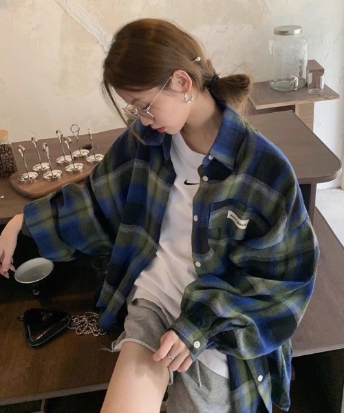 Teem Store(チームストア)の「ヴィンテージライクチェック柄オーバーサイズシャツ/ビッグシルエット長袖シャツ(シャツ/ブラウス・レディース・ネイビー/オレンジ・M)」の17枚目の写真