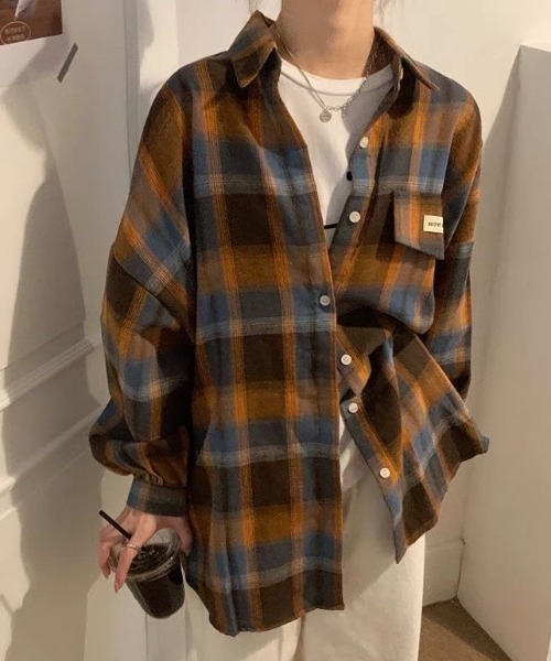 Teem Store(チームストア)の「ヴィンテージライクチェック柄オーバーサイズシャツ/ビッグシルエット長袖シャツ(シャツ/ブラウス・レディース・ネイビー/オレンジ・M)」の19枚目の写真