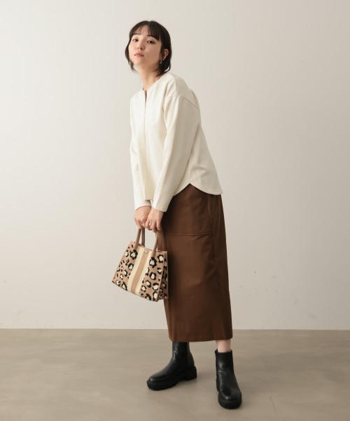 Bou Jeloud(ブージュルード)の「スエード×リブキーネックプルオーバー(Tシャツ/カットソー・レディース・アイボリー/グレイッシュベージュ/ブラック・FREE)」の9枚目の写真
