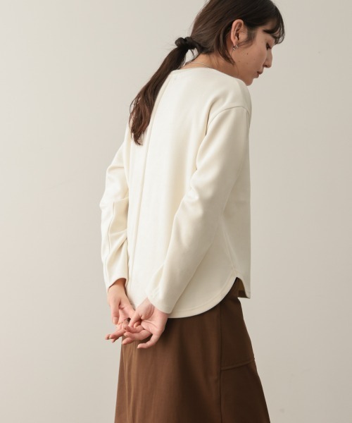 Bou Jeloud(ブージュルード)の「スエード×リブキーネックプルオーバー(Tシャツ/カットソー・レディース・アイボリー/グレイッシュベージュ/ブラック・FREE)」の10枚目の写真