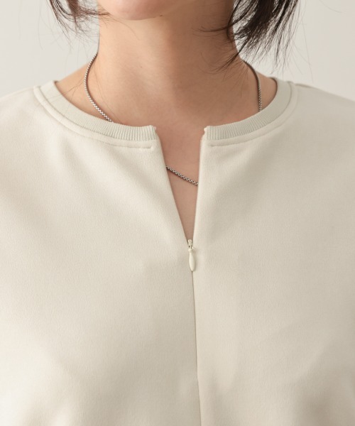 Bou Jeloud(ブージュルード)の「スエード×リブキーネックプルオーバー(Tシャツ/カットソー・レディース・アイボリー/グレイッシュベージュ/ブラック・FREE)」の13枚目の写真