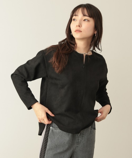Bou Jeloud(ブージュルード)の「スエード×リブキーネックプルオーバー(Tシャツ/カットソー・レディース・アイボリー/グレイッシュベージュ/ブラック・FREE)」の16枚目の写真