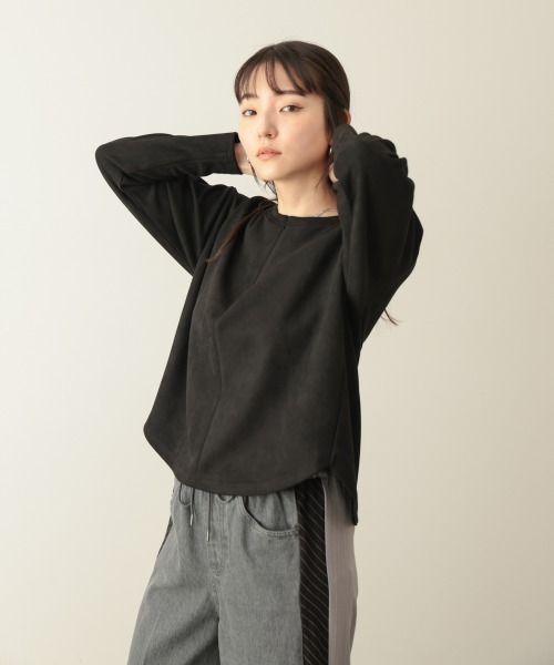 Bou Jeloud(ブージュルード)の「スエード×リブキーネックプルオーバー(Tシャツ/カットソー・レディース・アイボリー/グレイッシュベージュ/ブラック・FREE)」の19枚目の写真