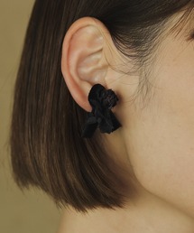 m.soeur（エムスール）の「デイジーとリボンのピアス（ピアス（両耳用））」