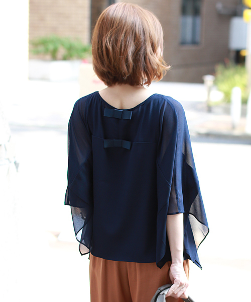 REAL CUBE(リアルキューブ)の「REAL CUBE Wリボンポンチョスリーブトップス(Tシャツ/カットソー・レディース・ブラック/ネイビー/キャメル・38)」の7枚目の写真