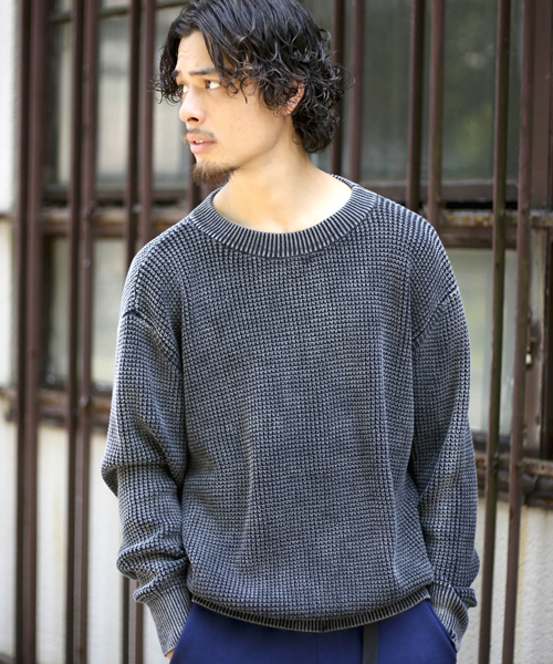 Denime（ドゥニーム）の「ケミカルウォッシュニット（ニット/セーター・メンズ・ブラック/ネイビー/オレンジ/マスタード・LARGE/MEDIUM）」の2枚目の写真