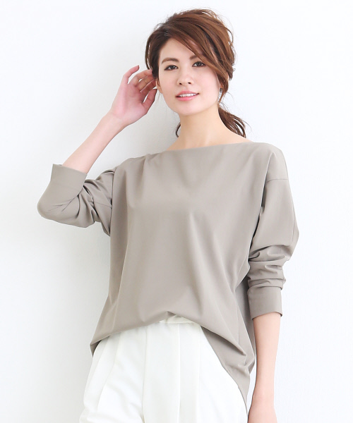 qualite(カリテ)の「2WAYストレッチボートネックシャツ(シャツ/ブラウス・レディース・オフホワイト/ピンク/カーキ/ブラック・38/36)」の3枚目の写真