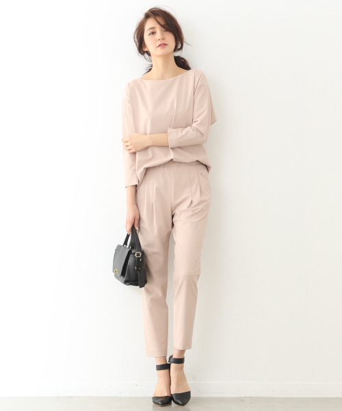 qualite(カリテ)の「2WAYストレッチボートネックシャツ(シャツ/ブラウス・レディース・オフホワイト/ピンク/カーキ/ブラック・38/36)」の13枚目の写真