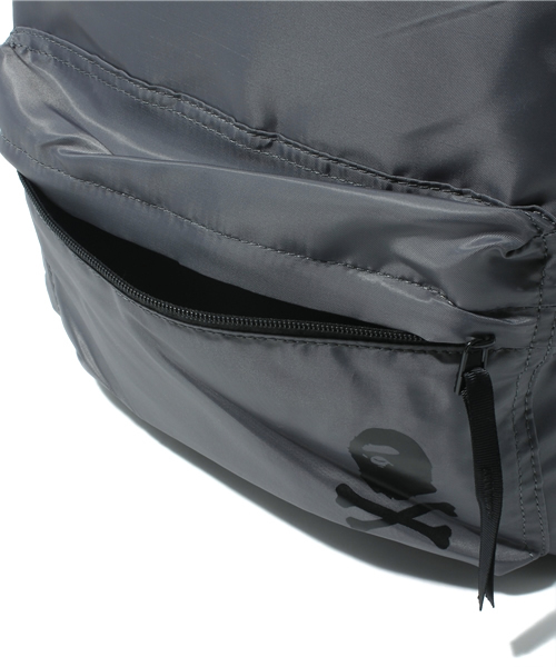 A BATHING APE（アベイシングエイプ）の「PIRATE APE CROSSBONE DAY PACK （バックパック/リュック・メンズ・グレー/ブラック・FREE）」の10枚目の写真