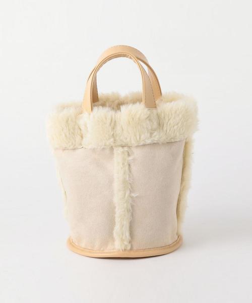 Casselini(キャセリーニ)の「CASSELINI フェイクムートンリバーシブルミニトート<キャセリーニ>(トートバッグ・レディース・ベージュ/グレー・FREE)」の2枚目の写真