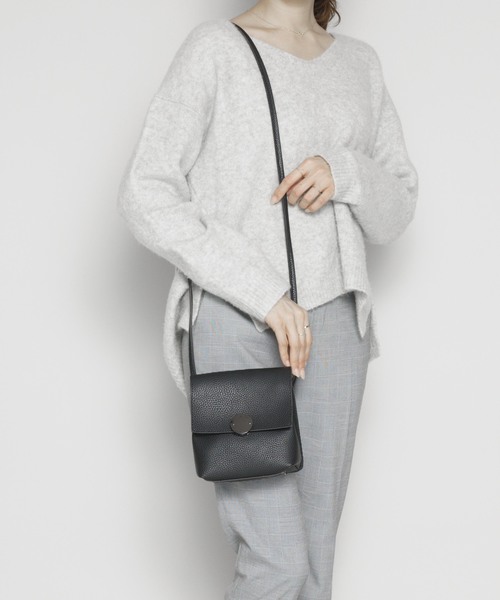 PLAIN CLOTHING（プレーンクロージング）の「フロントサークルショルダーバッグ【PLAIN CLOTHING】（ショルダーバッグ・レディース・グレー/モカ/ブラック・FREE）」の9枚目の写真