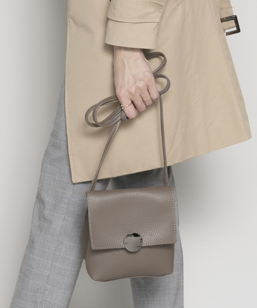 PLAIN CLOTHING（プレーンクロージング）の「フロントサークルショルダーバッグ【PLAIN CLOTHING】（ショルダーバッグ・レディース・グレー/モカ/ブラック・FREE）」の15枚目の写真