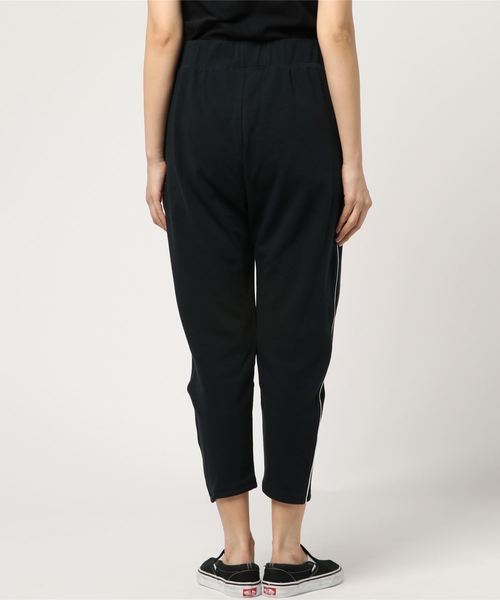 UNDER ARMOUR（アンダーアーマー）の「アンダーアーマー スウェットロングパンツ UADSGTAPEREDSLOUCH 1320630（スウェットパンツ・レディース・ブラック/グレー・L/LL/M/S）」の4枚目の写真