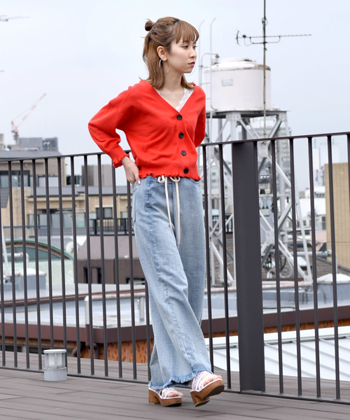 w closet(ダブルクローゼット)の「リネン混Vネックフリルカーディガン(カーディガン/ボレロ・レディース・ホワイト/グリーン/オレンジ/ブラック・FREE)」の5枚目の写真