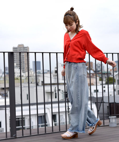 w closet(ダブルクローゼット)の「リネン混Vネックフリルカーディガン(カーディガン/ボレロ・レディース・ホワイト/グリーン/オレンジ/ブラック・FREE)」の8枚目の写真